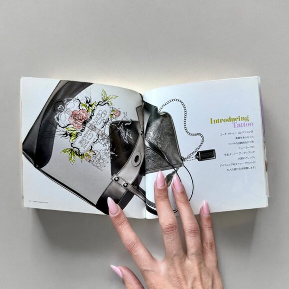 Coach 2008 Paperback Catalog (In Japanese) - Picture 3 of 4